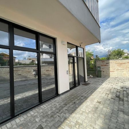 Franco Apartments Тирана Экстерьер фото